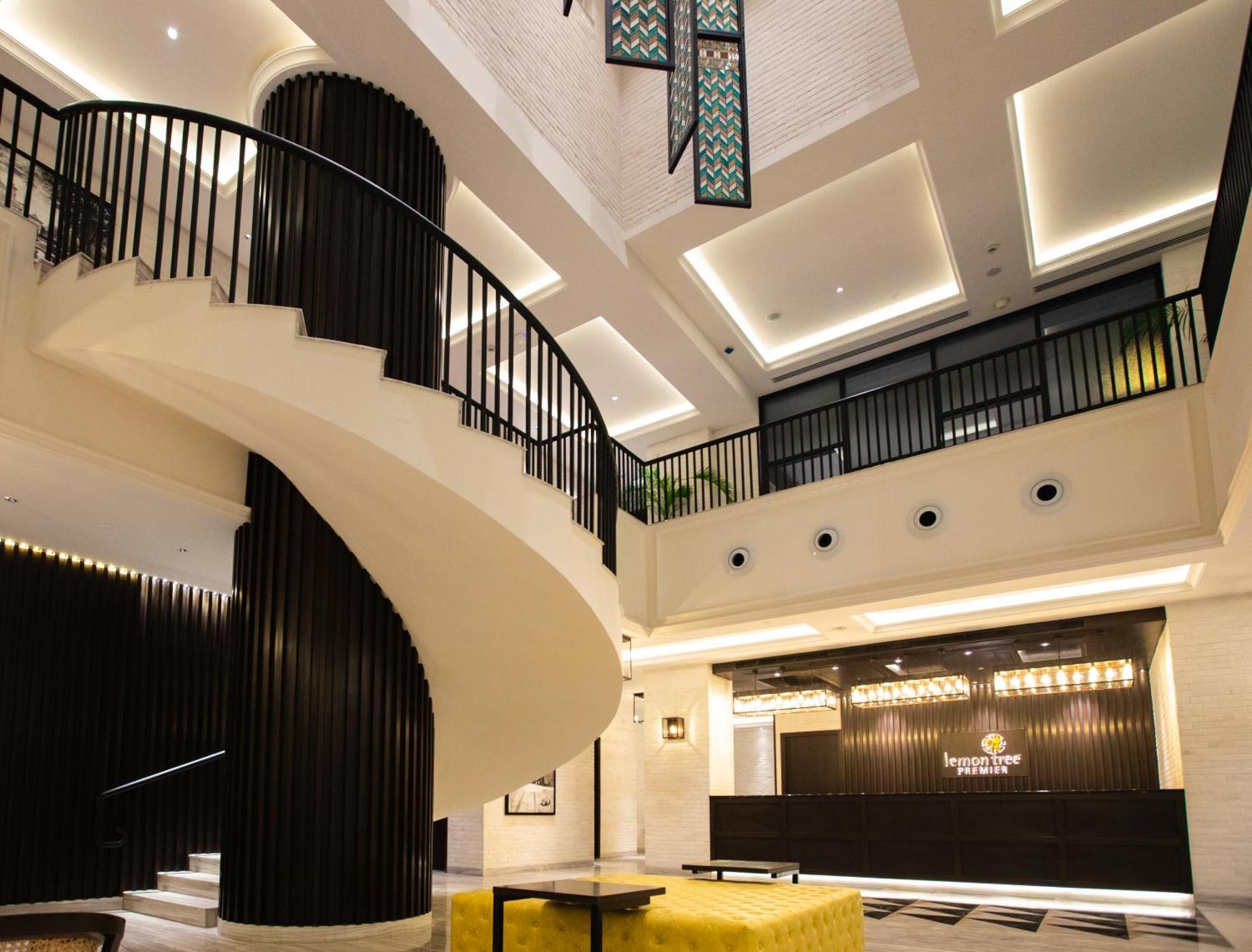 Lemon Tree Premier City Center Pune Exterior foto